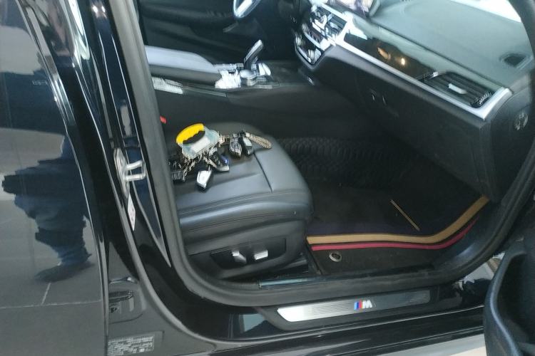 Used BMW 5 Series 2018 525Li M Sport Package Right Front Seat