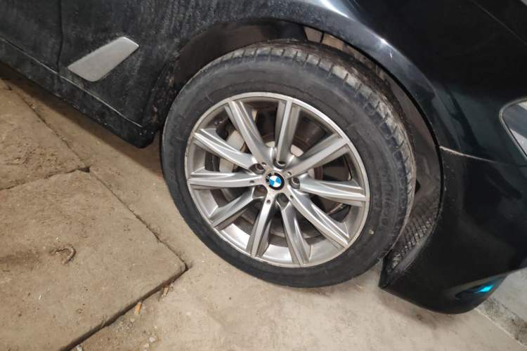 Used BMW 5 Series 2018 528Li Launch Special Edition Right Front Wheel Hub