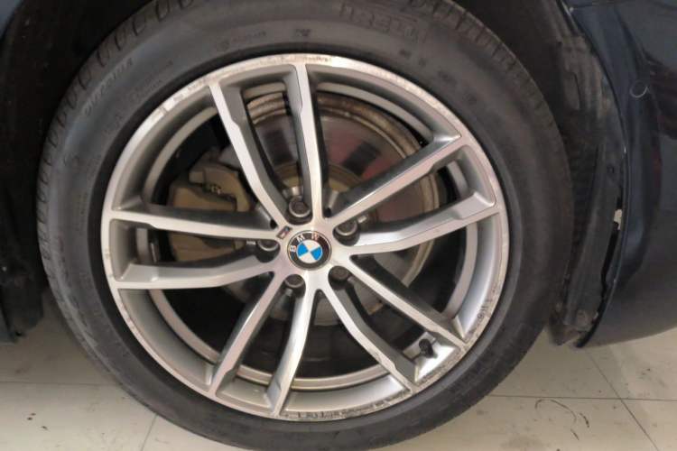 Used BMW 5 Series 2018 525Li M Sport Package Right Front Wheel Hub