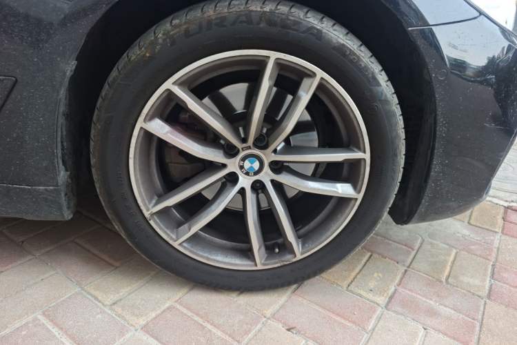 Used BMW 5 Series 2018 525Li M Sport Package Right Front Wheel Hub