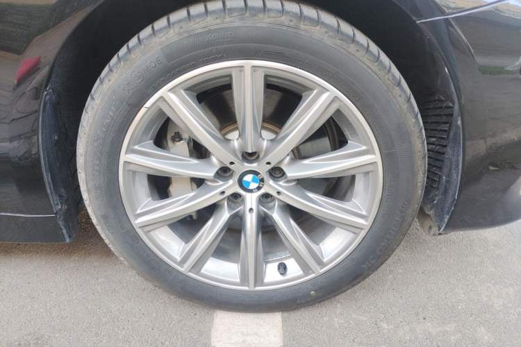 Used BMW 5 Series 2018 528Li Launch Special Edition Right Front Wheel Hub