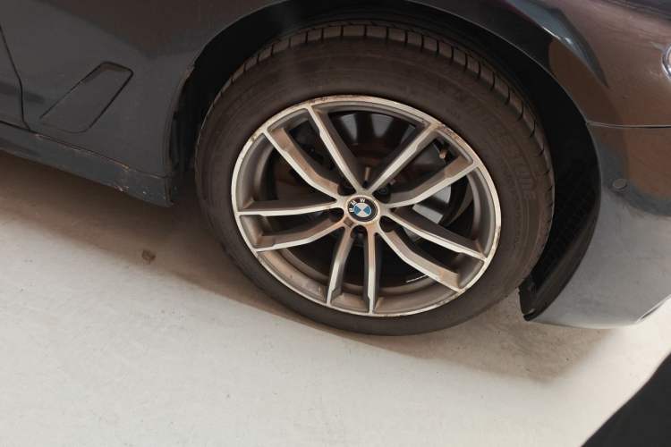 Used BMW 5 Series 2018 525Li M Sport Package Right Front Wheel Hub