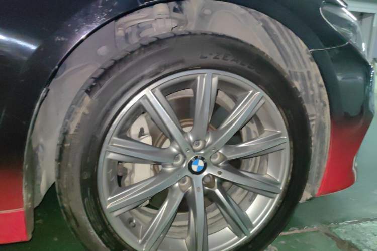 Used BMW 5 Series 2018 528Li Launch Special Edition Right Front Wheel Hub