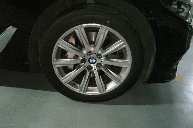 Used BMW 5 Series 2018 528Li Launch Special Edition Right Front Wheel Hub
