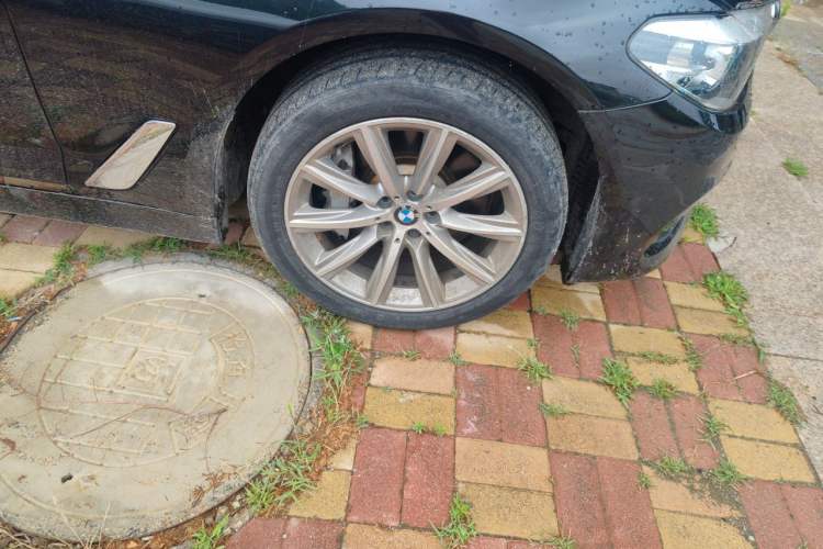 Used BMW 5 Series 2018 528Li Launch Special Edition Right Front Wheel Hub