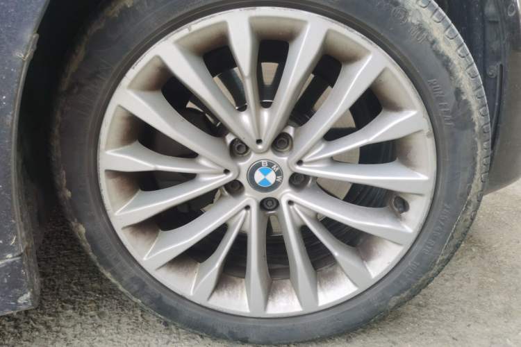 Used BMW 5 Series 2018 525Li Luxury Package Right Front Wheel Hub