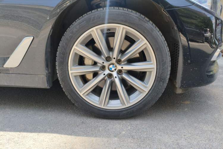 Used BMW 5 Series 2018 528Li Launch Special Edition Right Front Wheel Hub