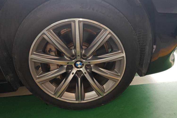 Used BMW 5 Series 2018 528Li Launch Special Edition Right Front Wheel Hub