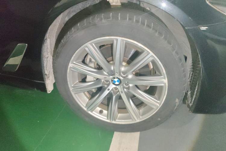 Used BMW 5 Series 2018 528Li Launch Special Edition Right Front Wheel Hub
