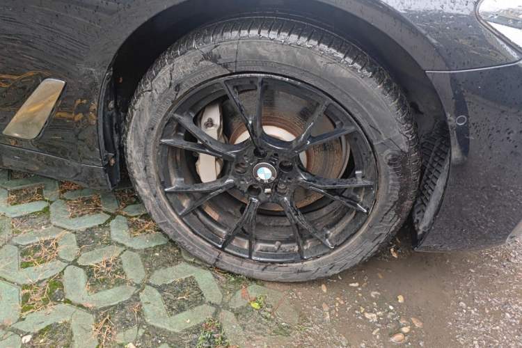 Used BMW 5 Series 2018 530Li Luxury Edition M Sport Package Right Front Wheel Hub