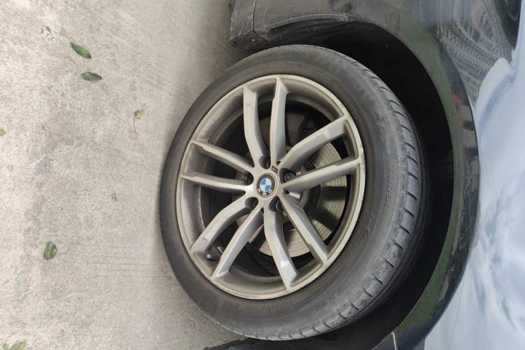 Used BMW 5 Series 2018 525Li M Sport Package Right Front Wheel Hub