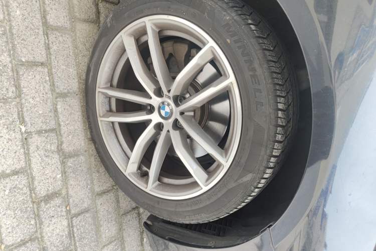 Used BMW 5 Series 2018 525Li M Sport Package Right Front Wheel Hub