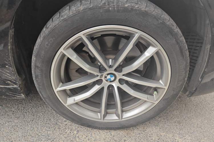 Used BMW 5 Series 2018 525Li M Sport Package Right Front Wheel Hub