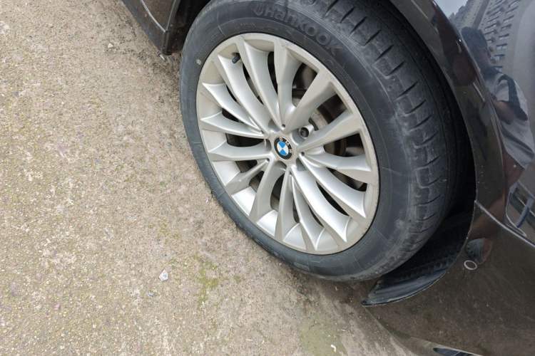 Used BMW 5 Series 2018 Revised Version 530Li Leading Edition Luxury Package Right Front Wheel Hub
