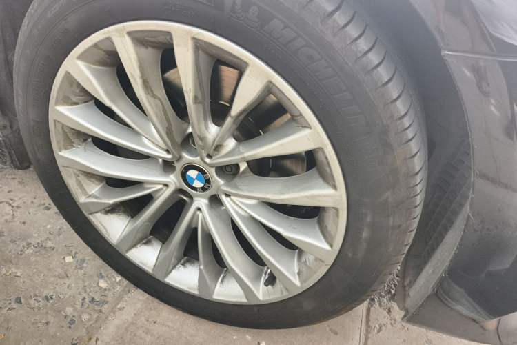Used BMW 5 Series 2018 525Li Luxury Package Right Front Wheel Hub