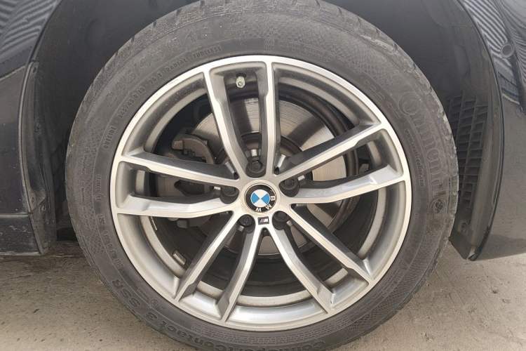 Used BMW 5 Series 2018 525Li M Sport Package Right Front Wheel Hub