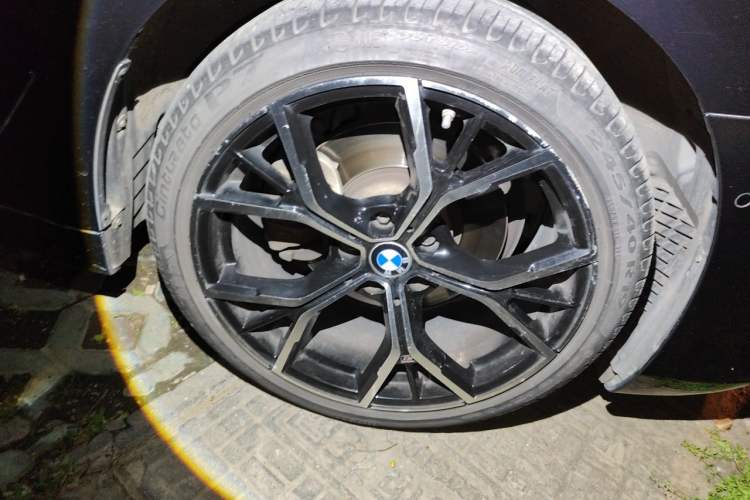 Used BMW 5 Series 2018 525Li M Sport Package Right Front Wheel Hub