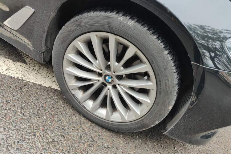 Used BMW 5 Series 2018 525Li Luxury Package Right Front Wheel Hub