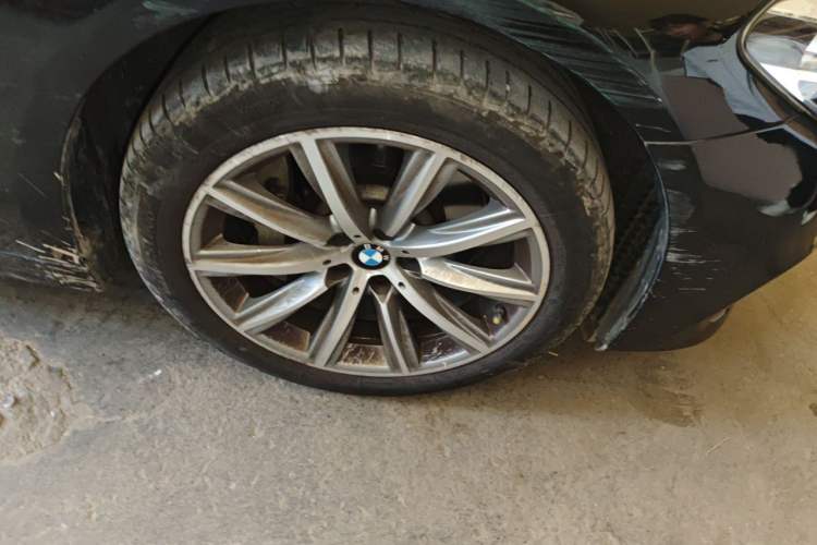 Used BMW 5 Series 2018 528Li Launch Special Edition Right Front Wheel Hub