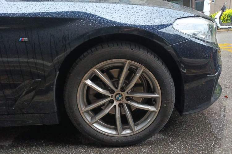 Used BMW 5 Series 2018 525Li M Sport Package Right Front Wheel Hub