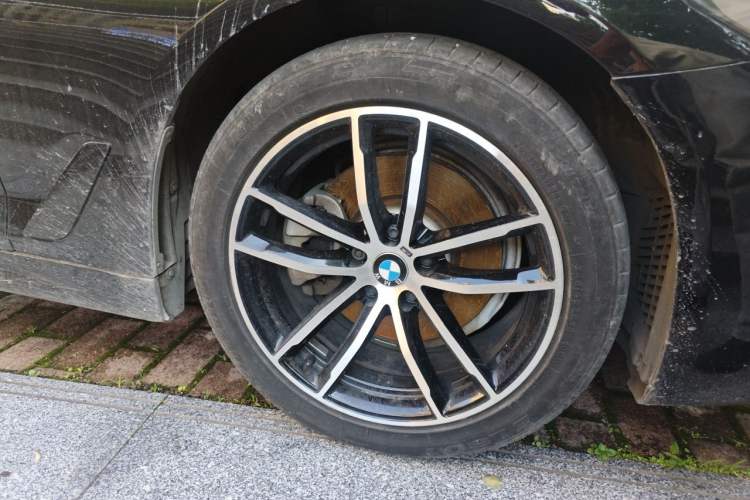 Used BMW 5 Series 2018 525i M Sport Package Right Front Wheel Hub