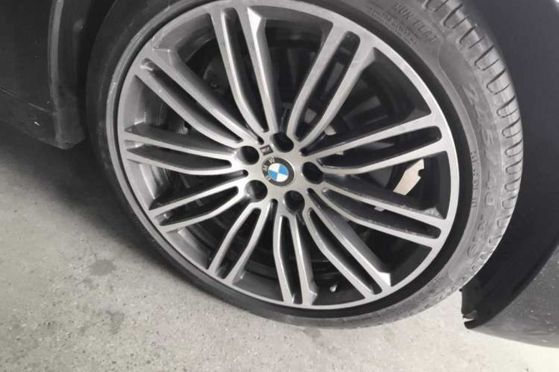 Used BMW 5 Series 2018 530Li Leading Model M Sport Package Right Front Wheel Hub