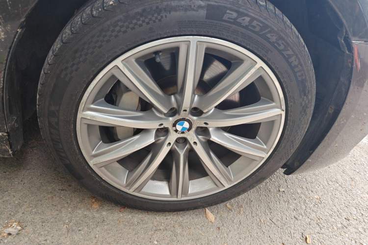 Used BMW 5 Series 2018 528Li Launch Special Edition Right Front Wheel Hub