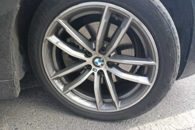 Used BMW 5 Series 2018 525Li M Sport Package Right Front Wheel Hub