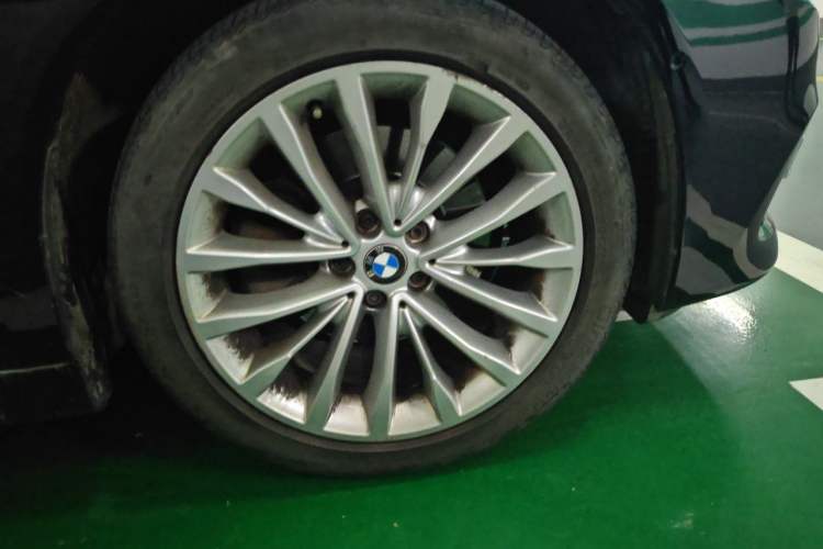 Used BMW 5 Series 2018 525Li Luxury Package Right Front Wheel Hub