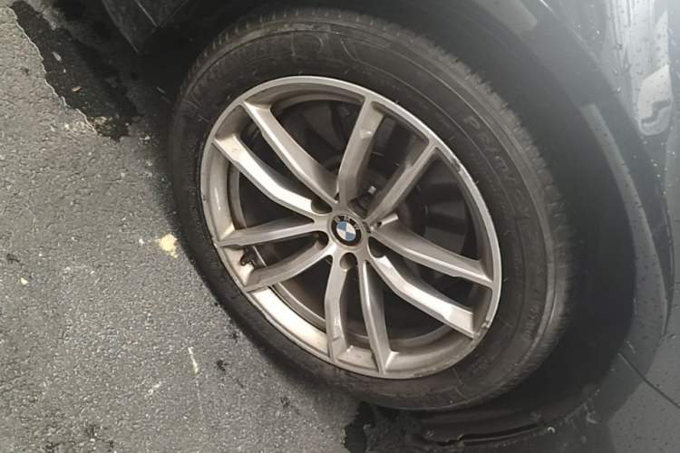 Used BMW 5 Series 2018 525Li M Sport Package Right Front Wheel Hub