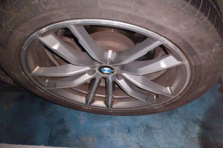 Used BMW 5 Series 2018 525Li M Sport Package Right Front Wheel Hub