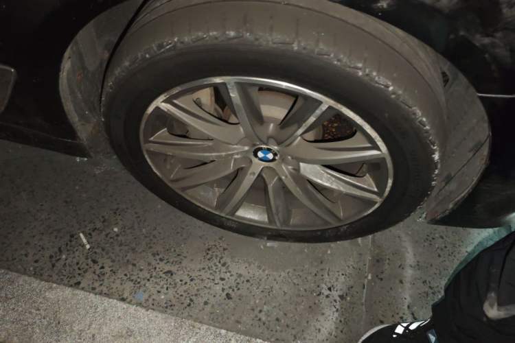 Used BMW 5 Series 2018 528Li Launch Special Edition Right Front Wheel Hub