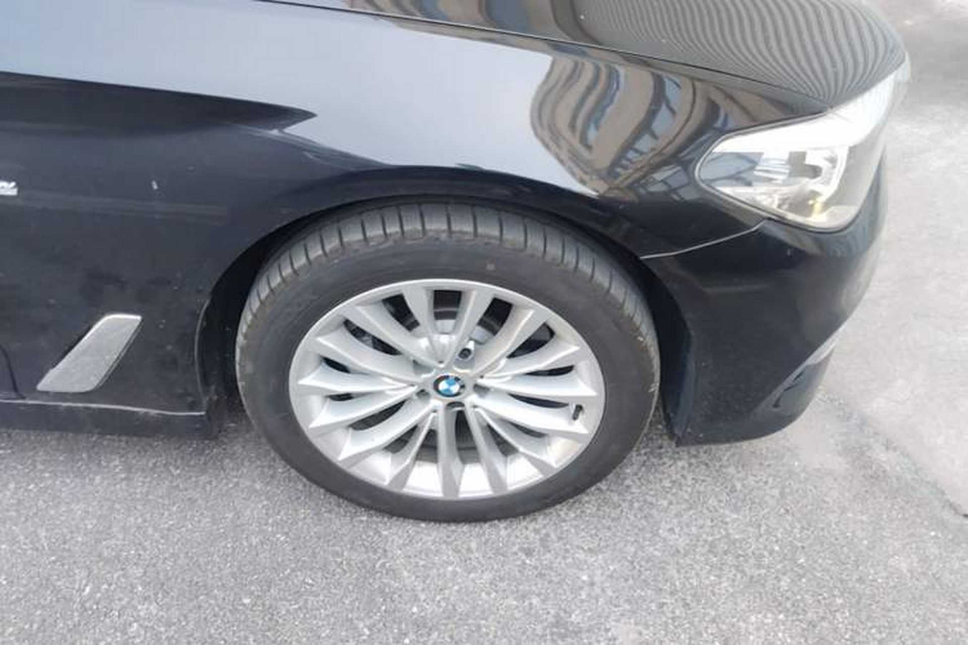 Used BMW 5 Series 2018 530Li Leading Edition Luxury Package Right Front Wheel Hub