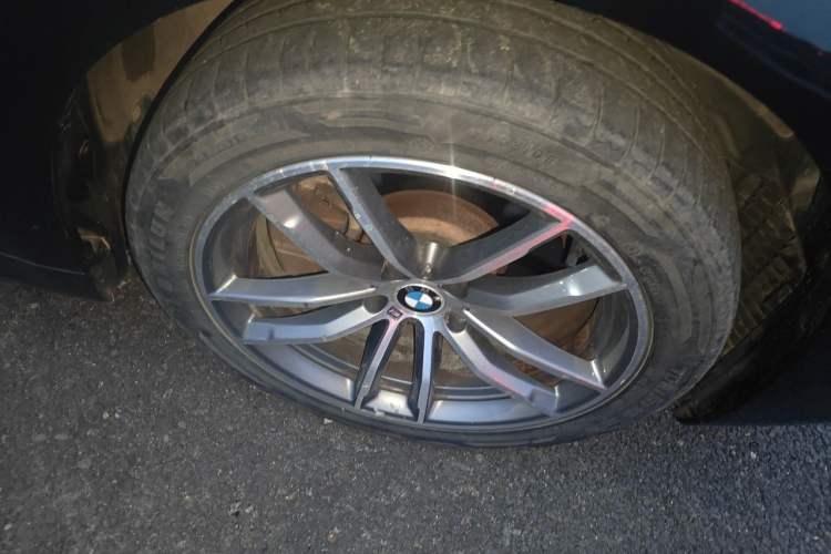 Used BMW 5 Series 2018 525Li M Sport Package Right Front Wheel Hub