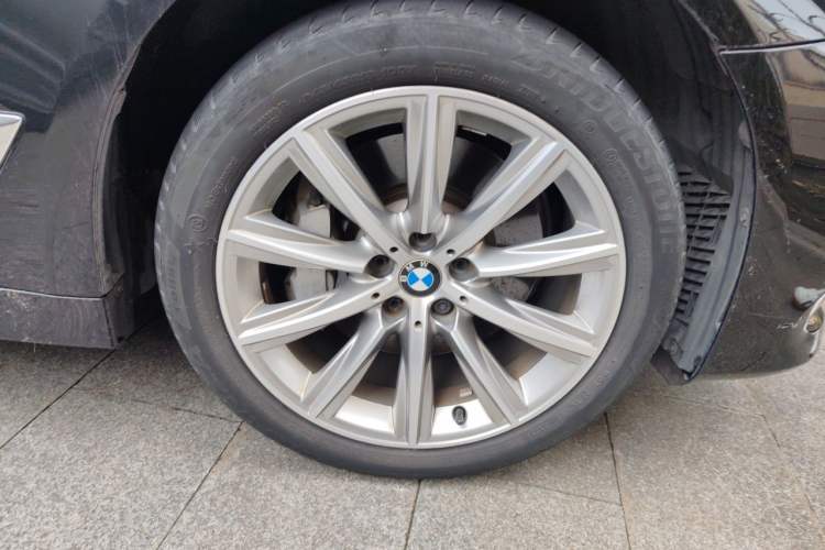 Used BMW 5 Series 2018 528Li Launch Special Edition Right Front Wheel Hub