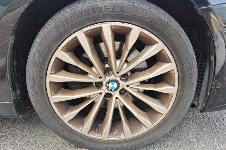 Used BMW 5 Series 2018 525Li Luxury Package Right Front Wheel Hub