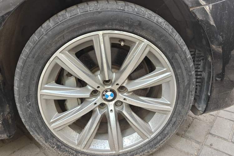 Used BMW 5 Series 2018 528Li Launch Special Edition Right Front Wheel Hub