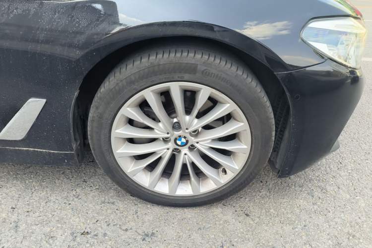Used BMW 5 Series 2018 525Li Luxury Package Right Front Wheel Hub
