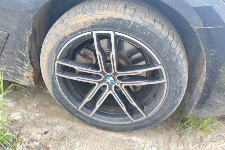 Used BMW 5 Series 2018 525Li M Sport Package Right Front Wheel Hub