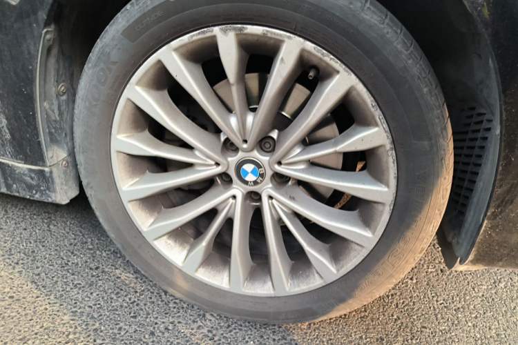 Used BMW 5 Series 2018 525Li Luxury Package Right Front Wheel Hub