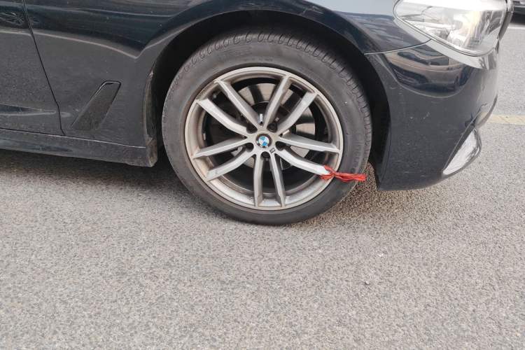 Used BMW 5 Series 2018 525Li M Sport Package Right Front Wheel Hub