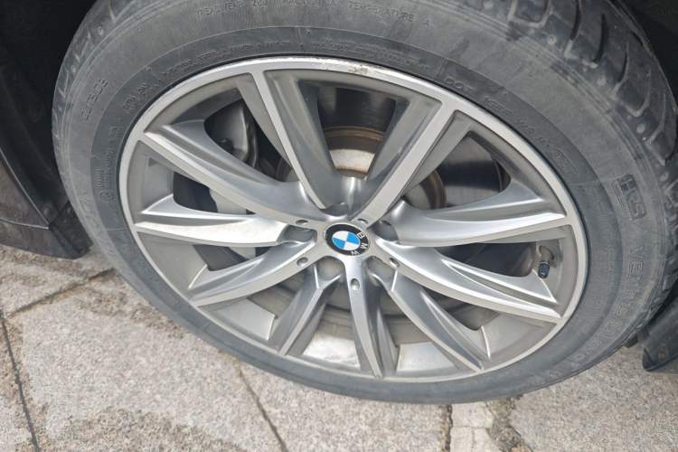 Used BMW 5 Series 2018 528Li Launch Special Edition Right Front Wheel Hub