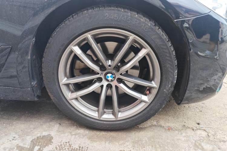 Used BMW 5 Series 2018 525i M Sport Package Right Front Wheel Hub