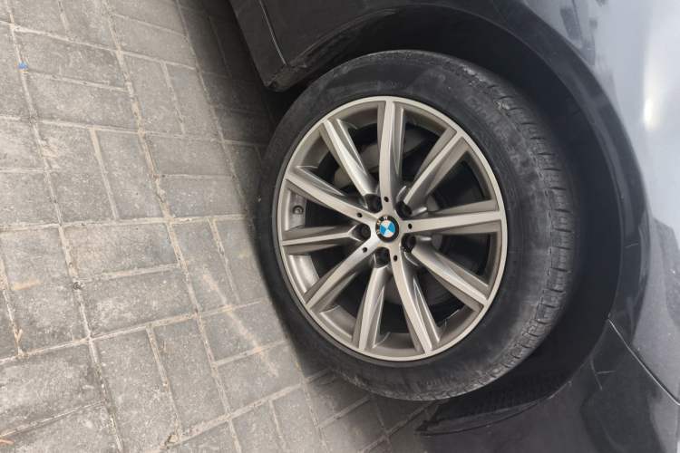 Used BMW 5 Series 2018 528Li Launch Special Edition Right Front Wheel Hub