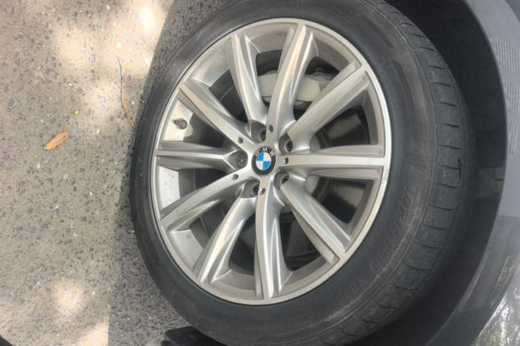 Used BMW 5 Series 2018 528Li Launch Special Edition Right Front Wheel Hub