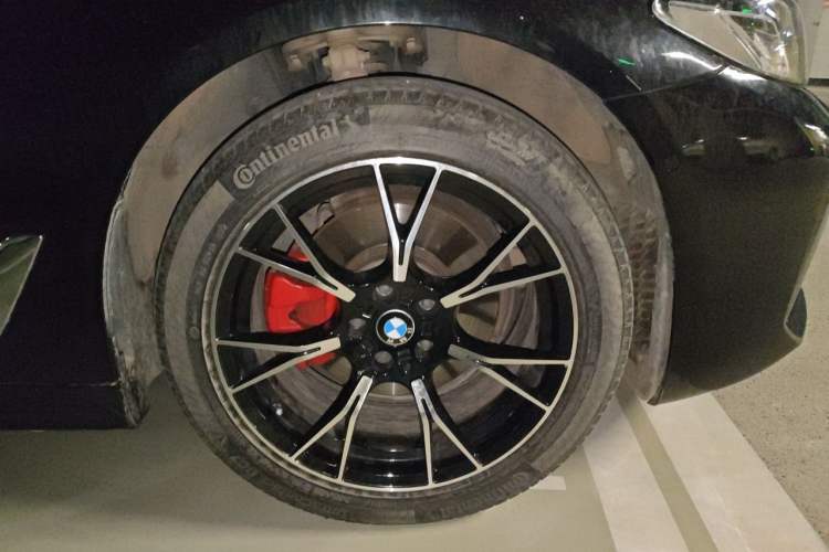 Used BMW 5 Series 2018 525Li Luxury Package Right Front Wheel Hub