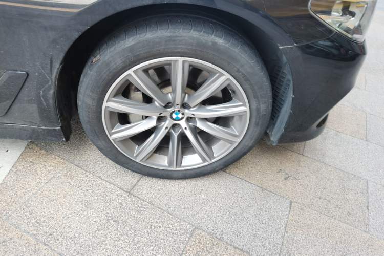 Used BMW 5 Series 2018 528Li Launch Special Edition Right Front Wheel Hub
