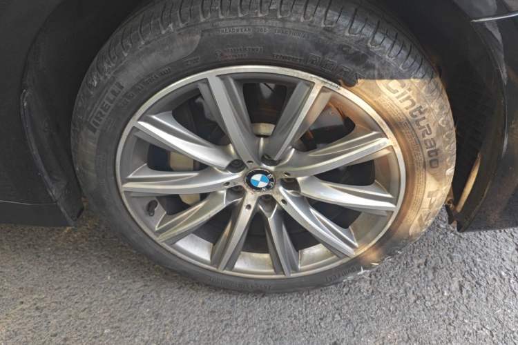 Used BMW 5 Series 2018 528Li Launch Special Edition Right Front Wheel Hub
