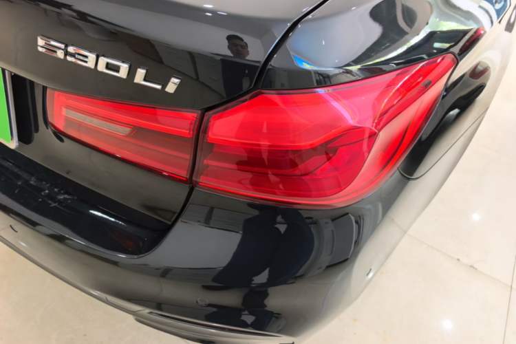 Used BMW 5 Series 2018 530Li Leading Model M Sport Package Right Rear Taillight