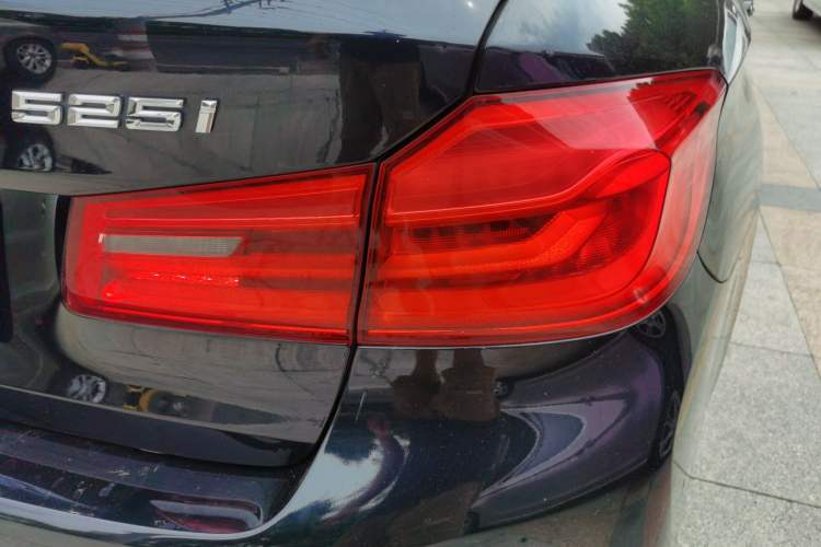 Used BMW 5 Series 2018 525i M Sport Package Right Rear Taillight